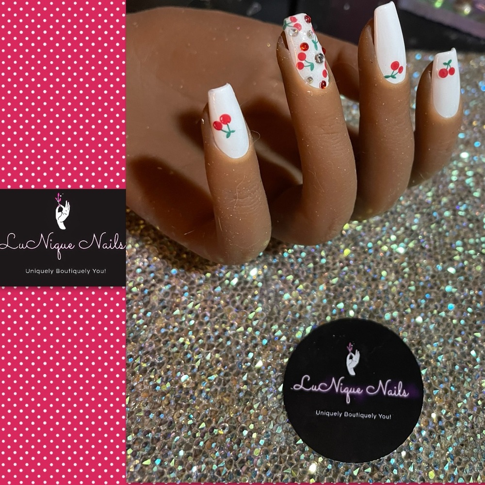 Cherry Press On Nail Art, Summer Nails, Long Red Nails, Glue On Nails, Fruit